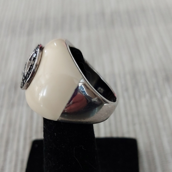 Peace Sign Ring - Picture 4 of 5